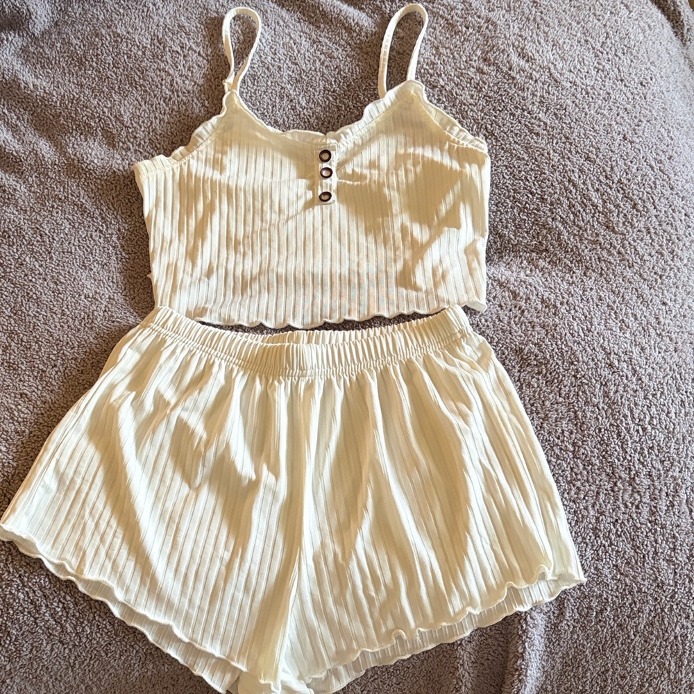 SHEIN Cream Ribbed Buttoned Set